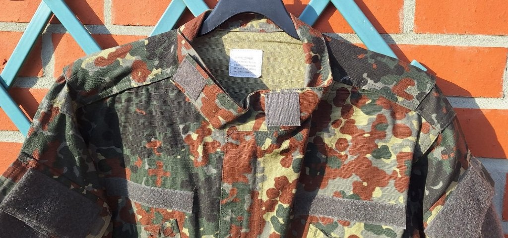 Veste de smoke - camouflage BW.  Neuve !, Collections, Enlèvement ou Envoi, Armée de terre