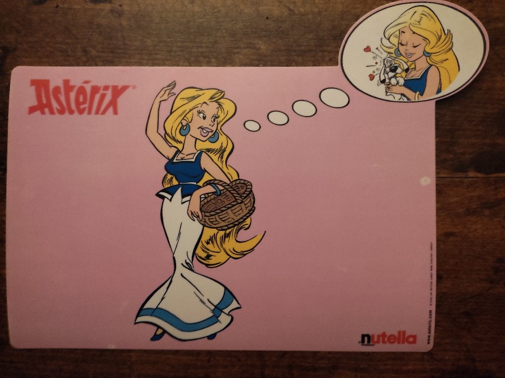4 sets de table : Asterix/Schtroumpfs/ Spirou & Fantasio, Set de table, Plastique, Comme neuf, Avec décoration