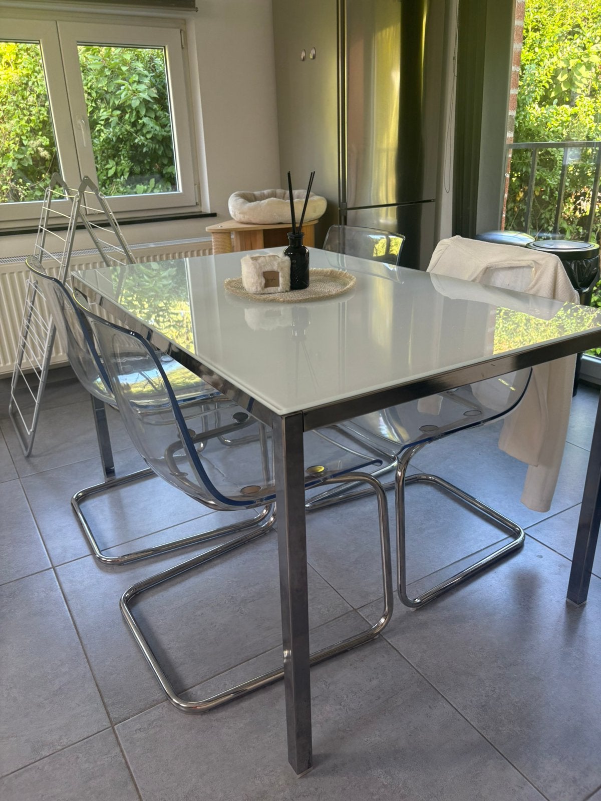 Table + chaisses, Enlèvement, Comme neuf, Quatre personnes, Rectangulaire
