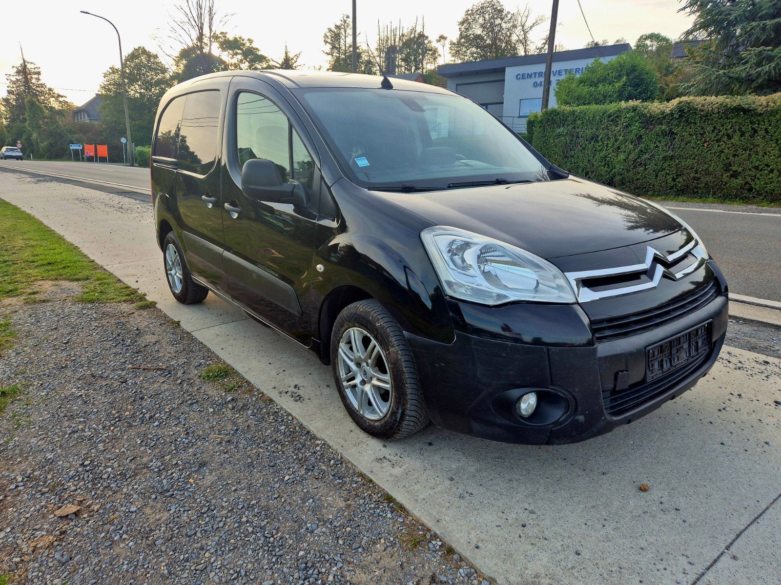 Citroën Berlingo 1.6Hdi " Utilitaire" 3Places, Attelage, Achat, Entreprise, Boîte manuelle, Noir