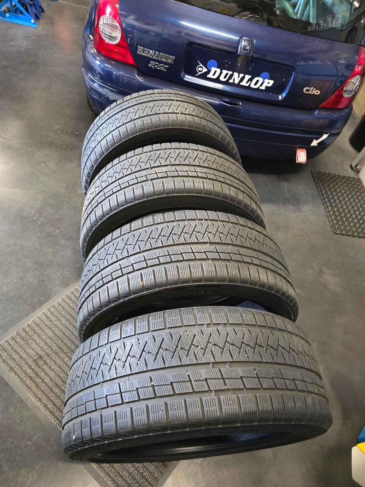 4 pneus hiver 255 40 20 255/40 R20 101 W pneu neige kit hive, Pneus hiver, 255 mm, Véhicule de tourisme, Pneu(s)