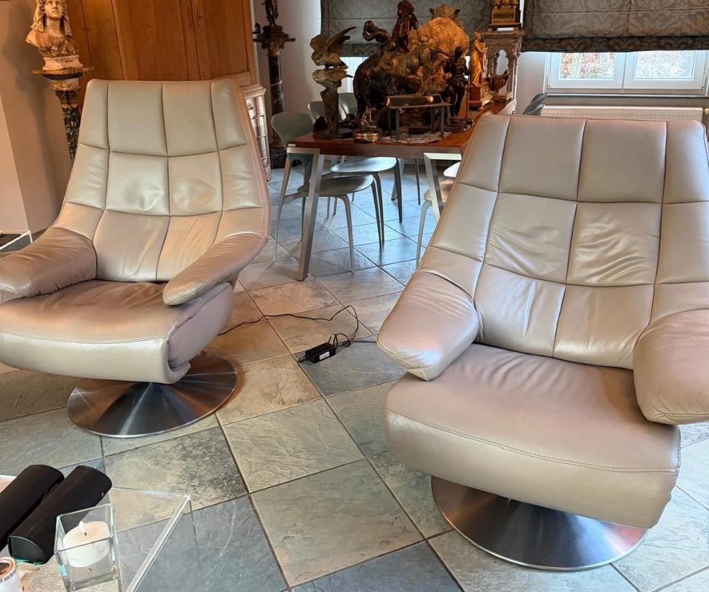 Hukla relaxzetels 2 runds lederen elektrische relaxzetels, 150 cm ou plus, Comme neuf, Enlèvement, Modern