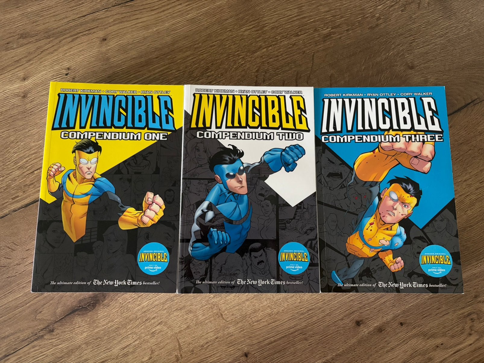 Invincible Compendium 1, Ophalen of Verzenden, Zo goed als nieuw