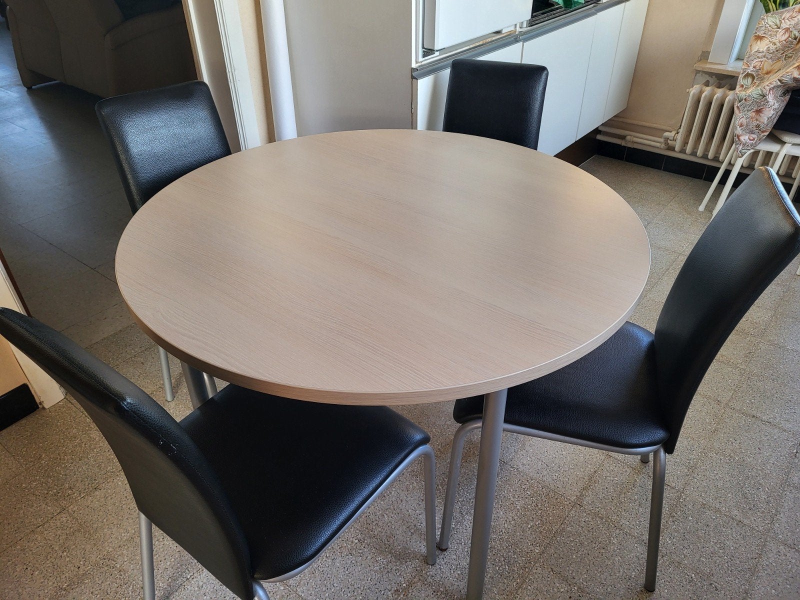 ronde tafel met 4 stoelen, Huis en Inrichting, Tafels | Eettafels, Ophalen