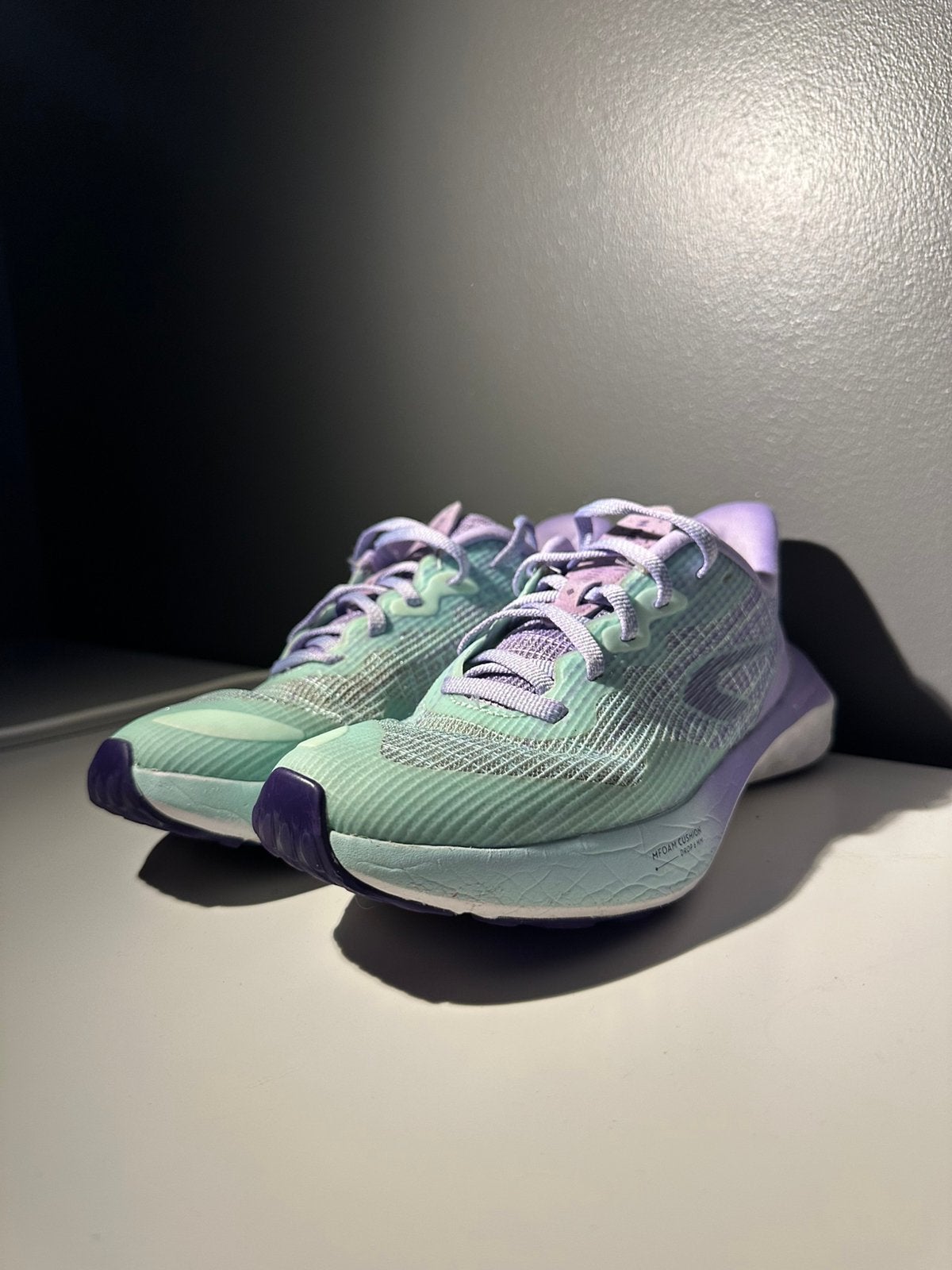 Paire de baskets pour enfants, Enfants & Bébés, Vêtements enfant | Chaussures & Chaussettes, Enlèvement ou Envoi, Comme neuf, Chaussures de sport