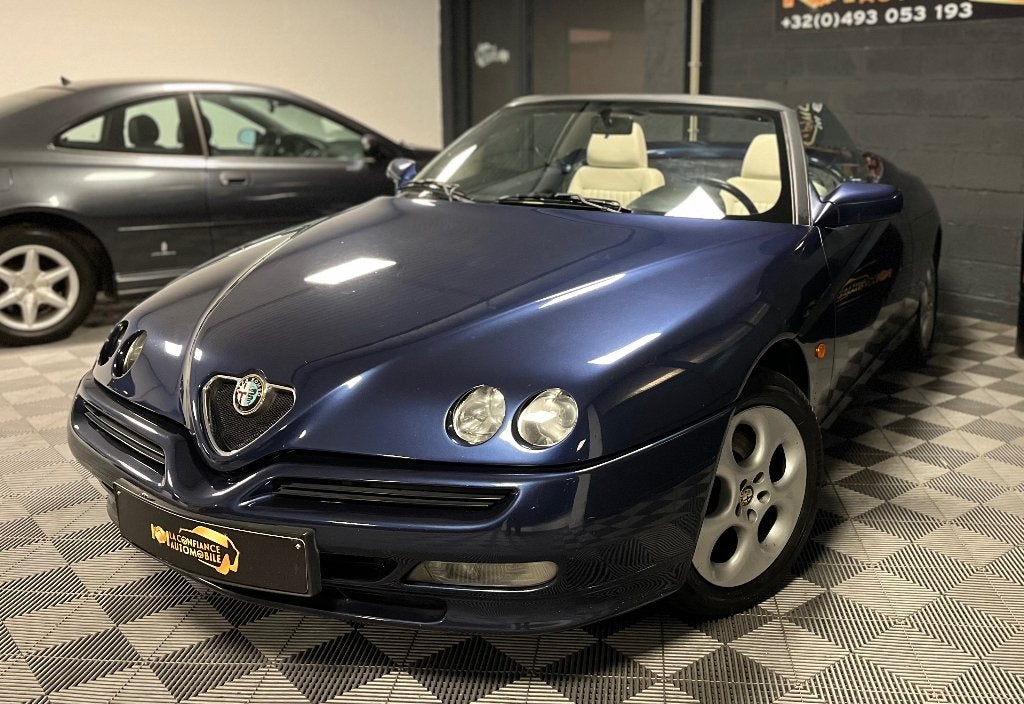 Alfa Romeo Spider 2.0i CT OK 1 jaar garantie, Auto's, Voorwielaandrijving, 114 kW, Beige, Cabriolet