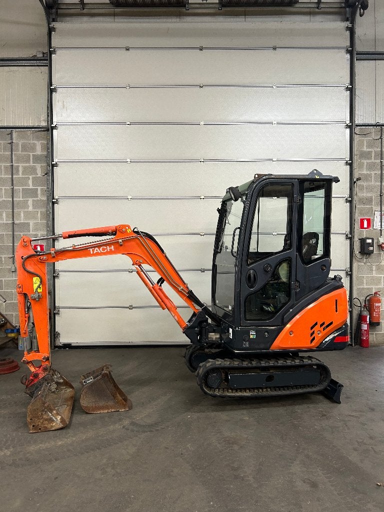 Hitachi zx16 minigraver, Zakelijke goederen, Machines en Bouw | Kranen en Graafmachines, Ophalen, Graafmachine