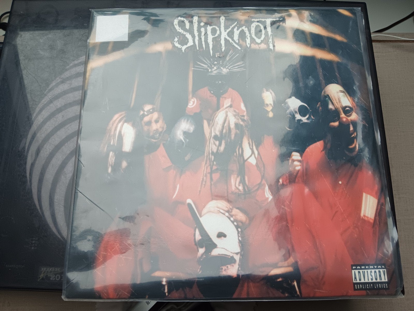 Slipknot - 870621345 (1999), CD & DVD, Enlèvement ou Envoi, Housse de protection extérieure, Comme neuf, LP