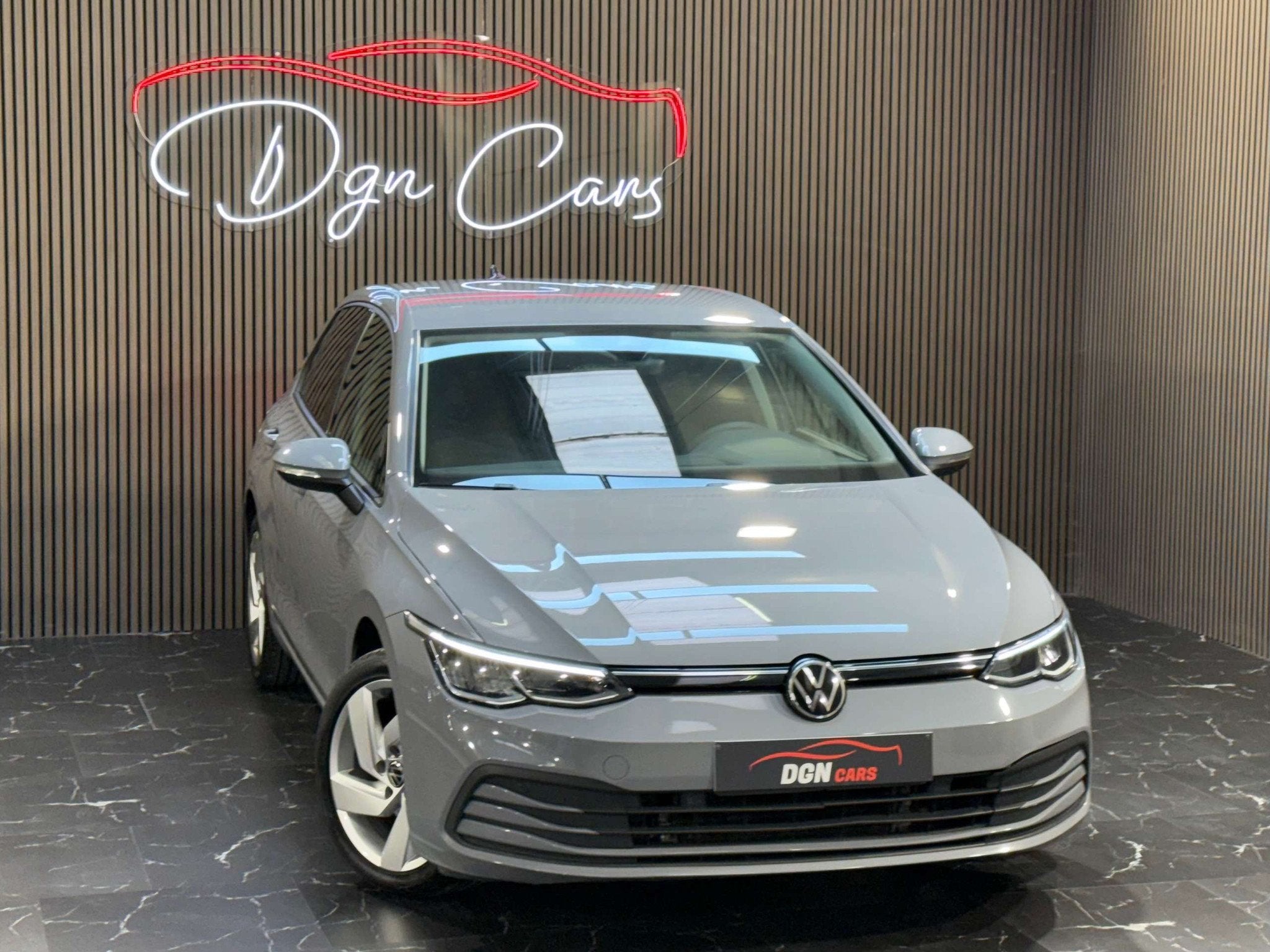 Volkswagen Golf 1.0 TSI PRÊT À IMMATRICULER (bj 2021), Auto's, Stof, Gebruikt, Bedrijf, Golf