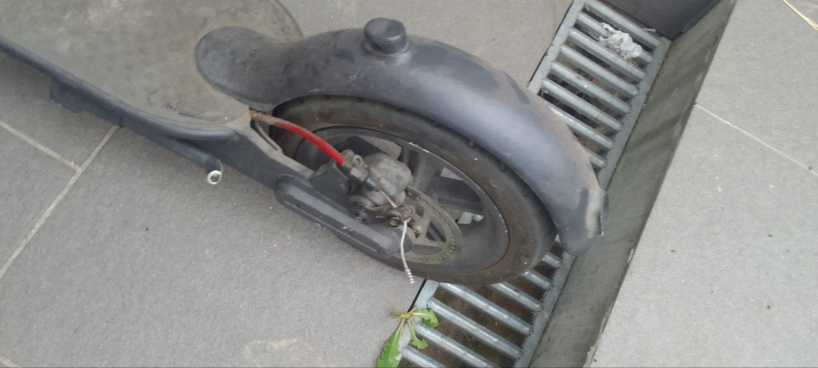 Trottinette pour pièces pas de chargeur