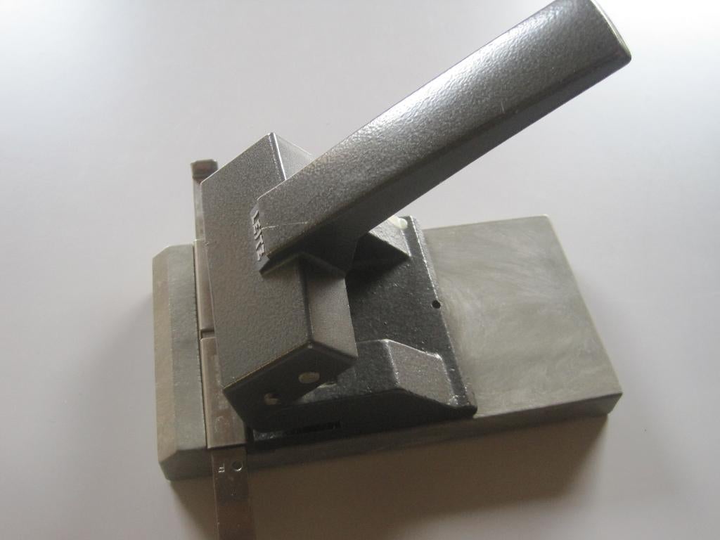 grote vintage metalen perforator Leitz, Ophalen of Verzenden