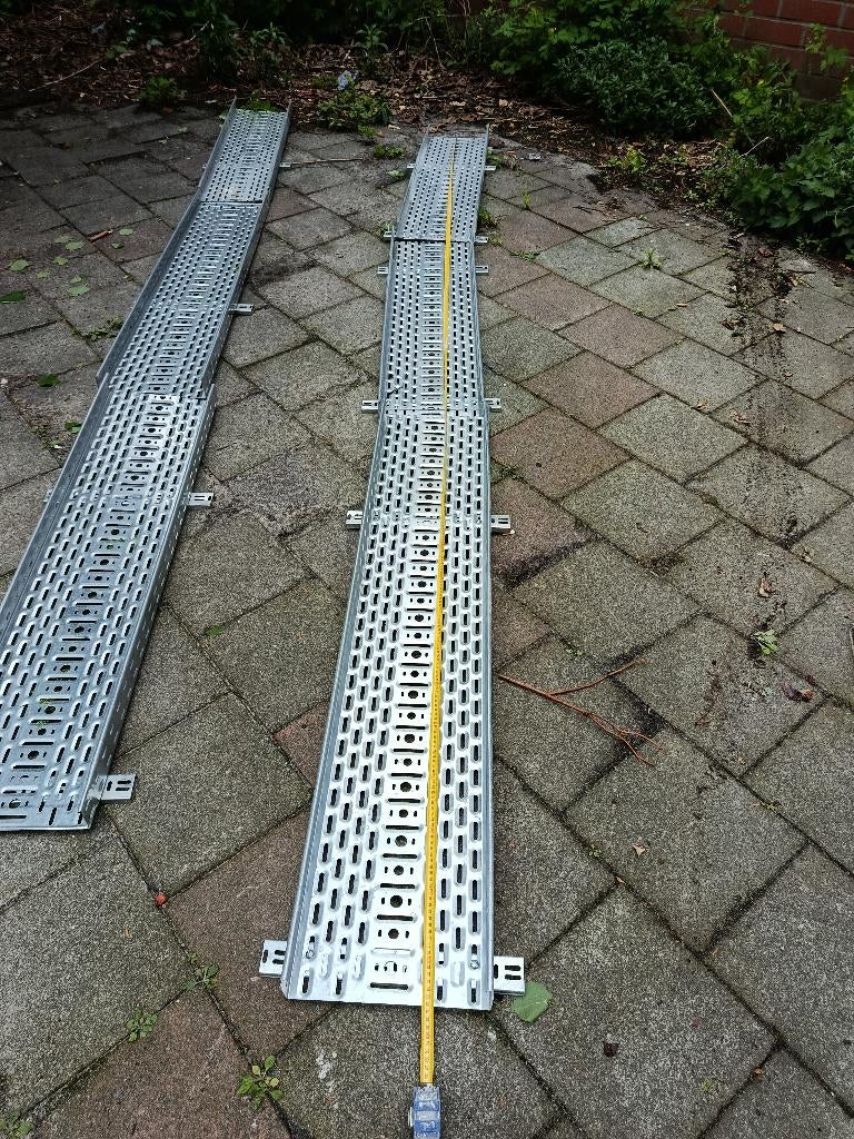 geperforeerde kabelgoten  7,9m totaal, Ophalen, Zo goed als nieuw, Kabel of Snoer