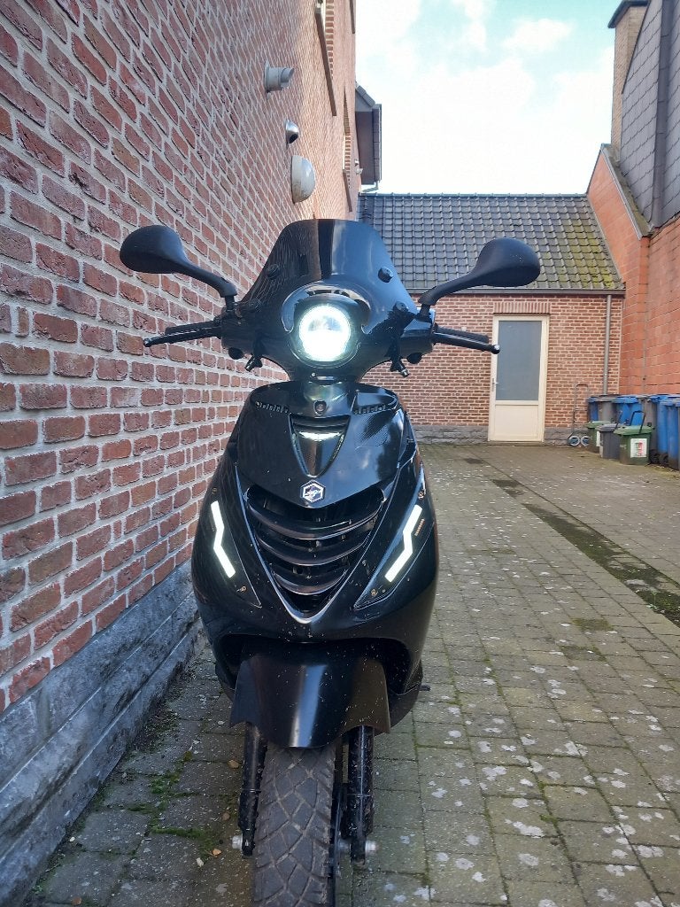 Te koop, Ophalen, Gebruikt, Zip, 49 cc