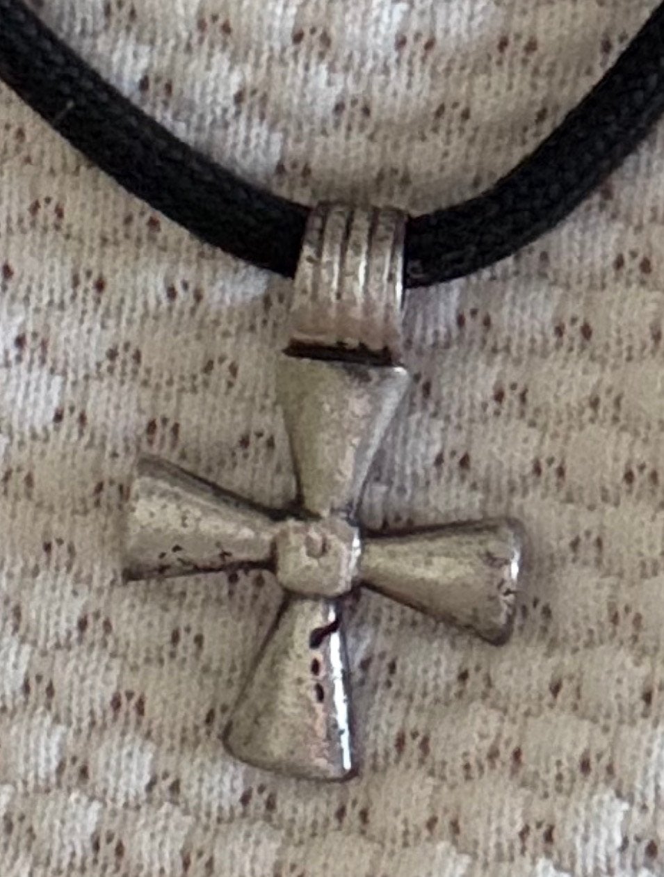 Ancienne croix copte, Enlèvement