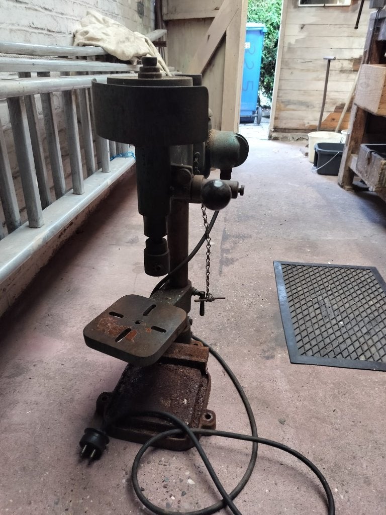 Oude boormachine 3 fases voor liefhebber, Gebruikt, Variabele snelheid, 400 tot 600 watt, Ophalen