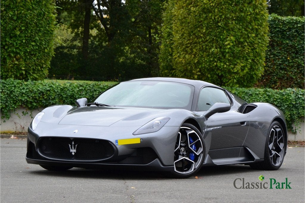 Maserati MC20 (bj 2023, automaat), Auto's, Maserati, Achterwielaandrijving, Euro 6, Alcantara, Grijs