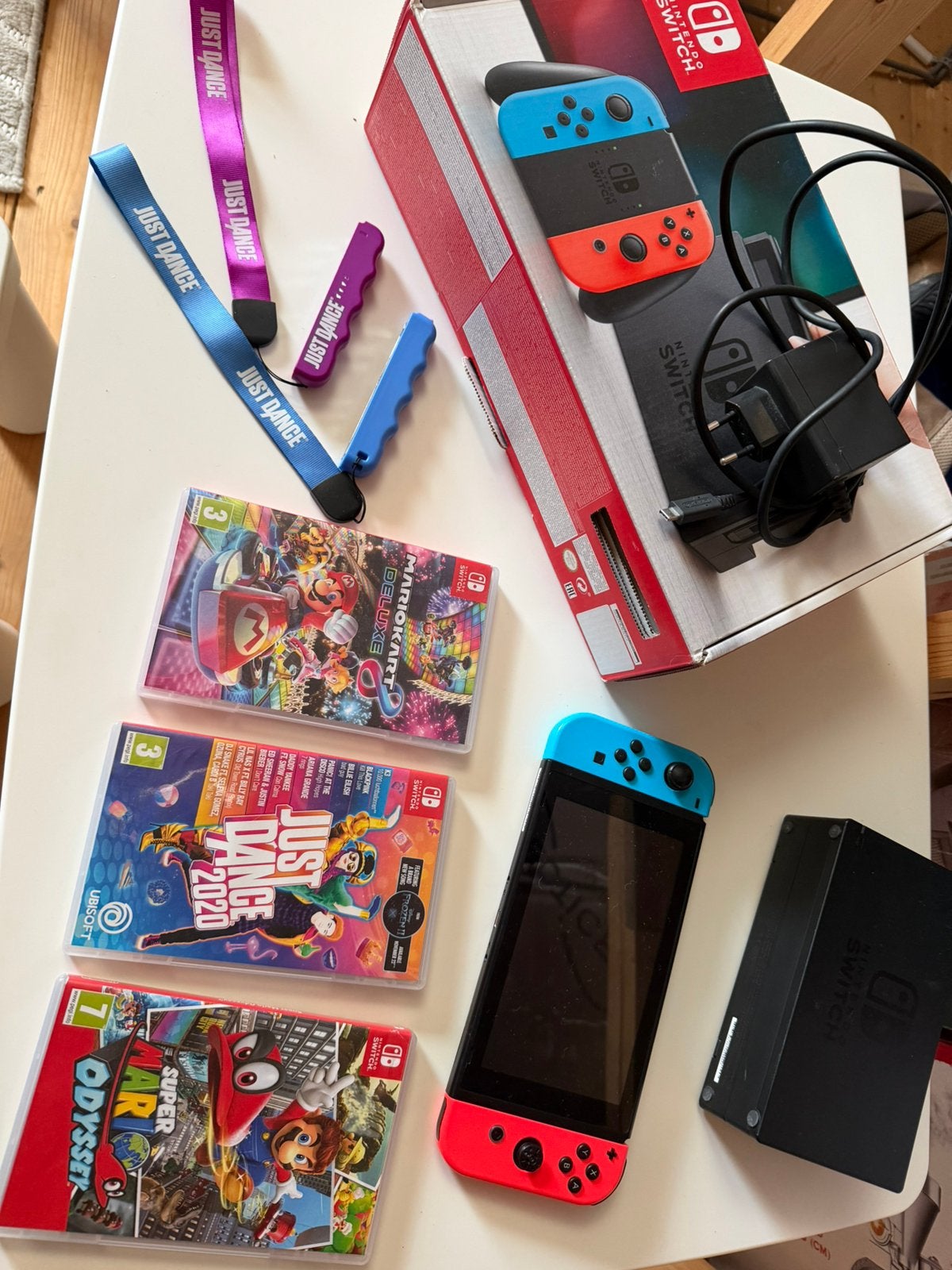 Nintendo Switch, Ophalen, Met games, Met 2 controllers, Zo goed als nieuw