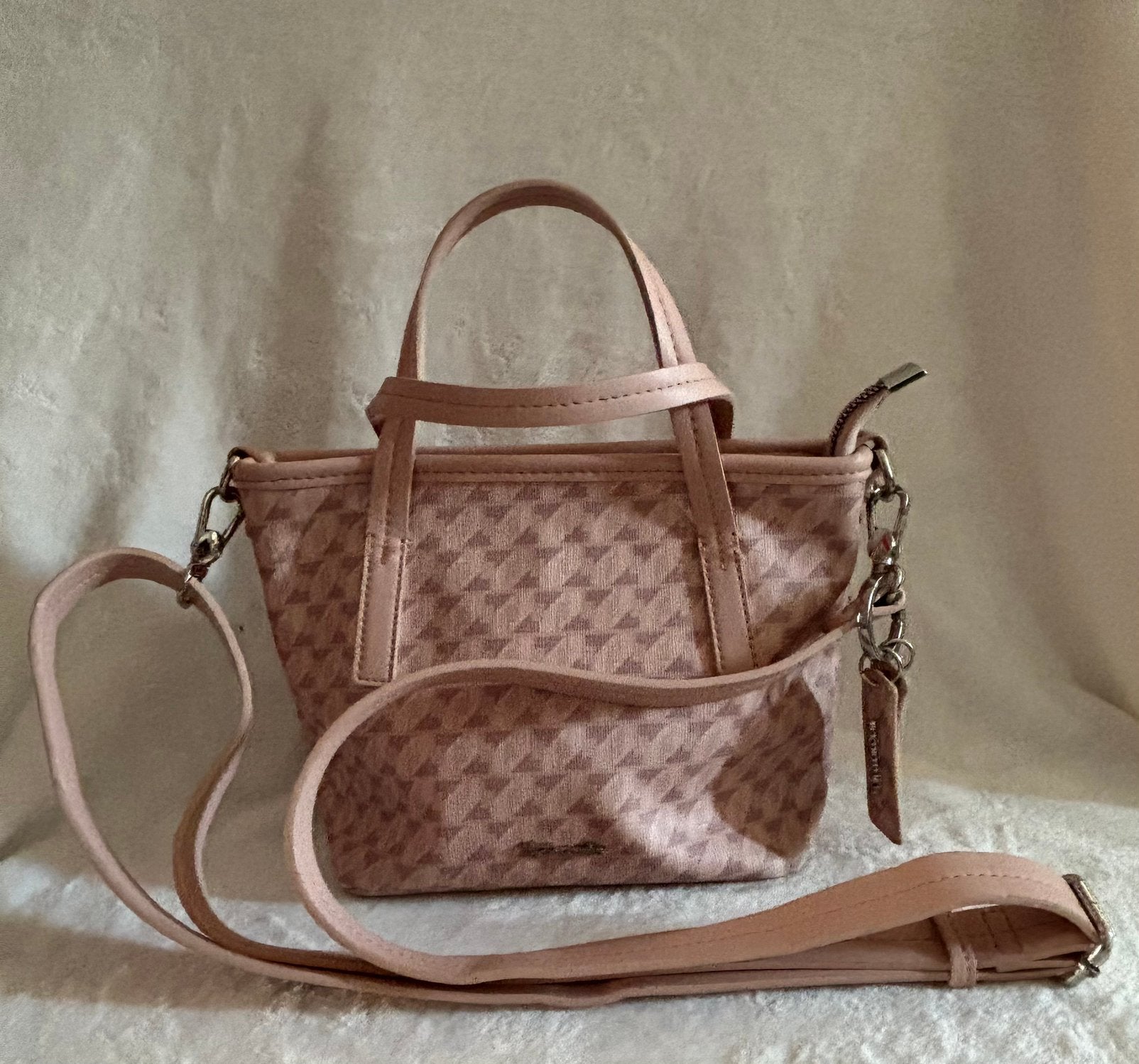 Roze tas Tamaris, Handtassen en Accessoires, Tassen | Damestassen, Ophalen of Verzenden, Zo goed als nieuw, Roze, Schoudertasje