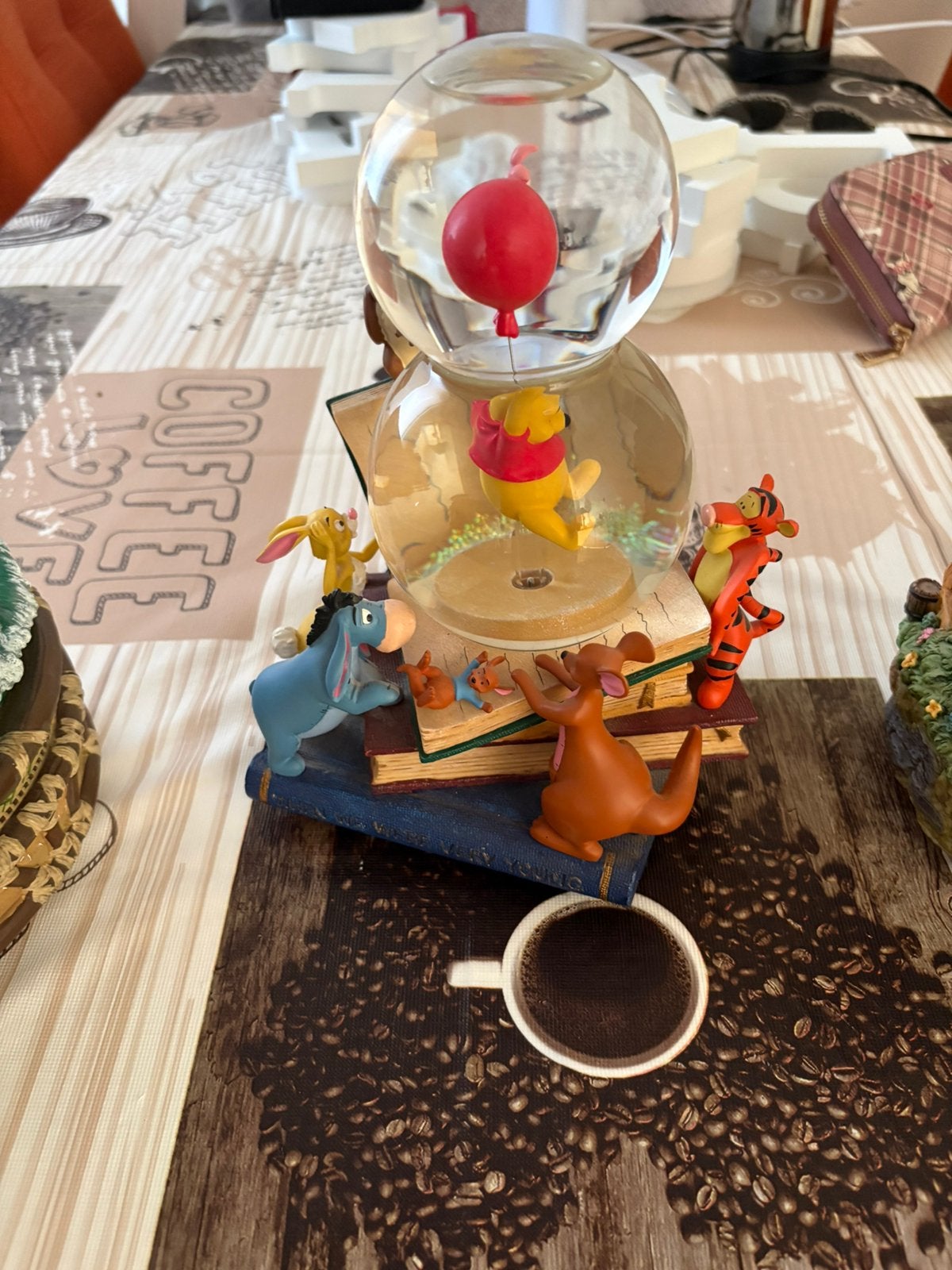 Zeer mooie snowglobe winnie the pooh, Verzamelen, Ophalen, Zo goed als nieuw