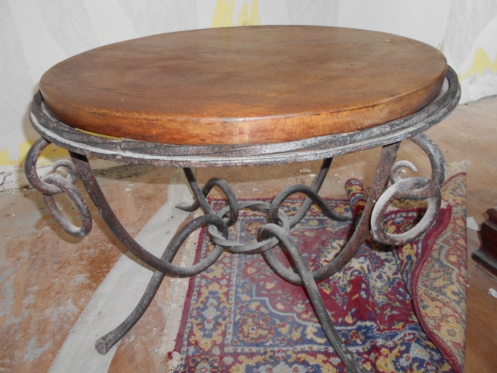 petite table en fer forgé agrémenter de chêne, Enlèvement