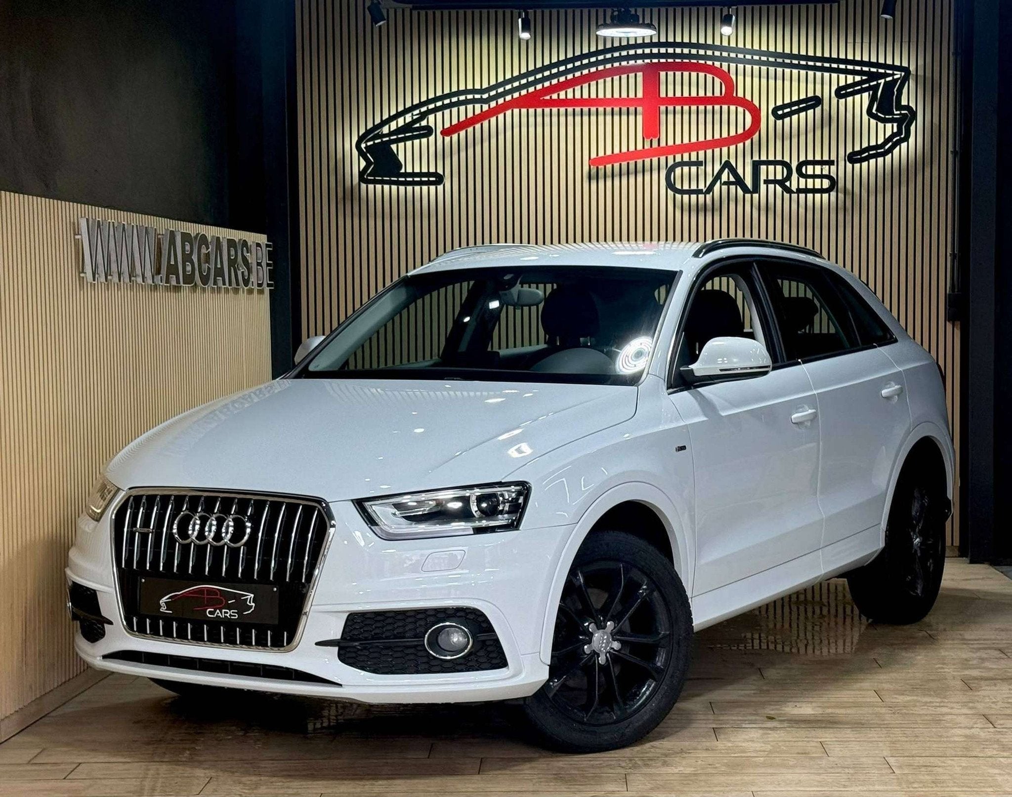 Audi Q3 2.0 TDi Quattro S line S tronic * GARANTIE 12 MOIS *, Auto's, Automaat, Euro 5, Stof, Gebruikt
