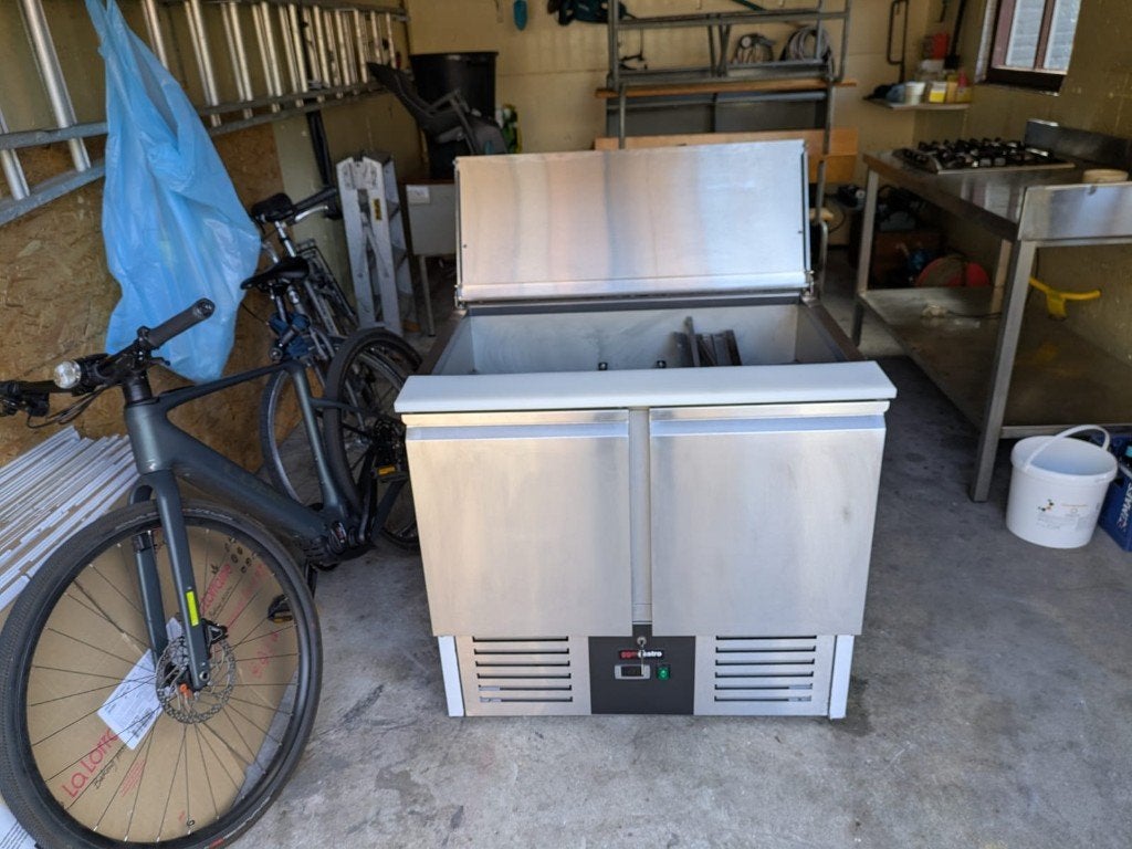 Koelwerkbank, frigo 2 Deuren, inox - L 90-D 70-H 85 - 700€, Ophalen, Gebruikt, Koelen en Vriezen