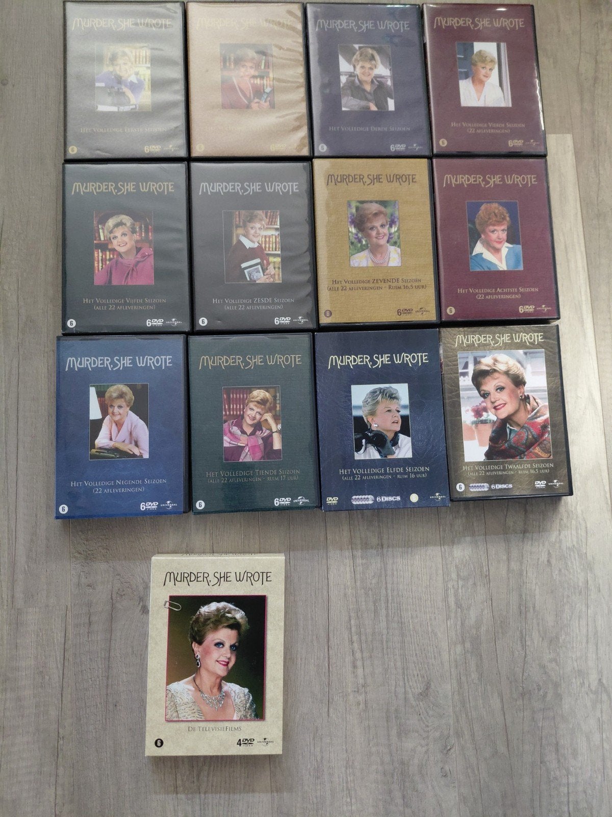 Mulder she wrote 12 seizoenen met 6 dvd's met telkens 4 afl, Cd's en Dvd's, Dvd's | Cabaret en Sketches, Ophalen