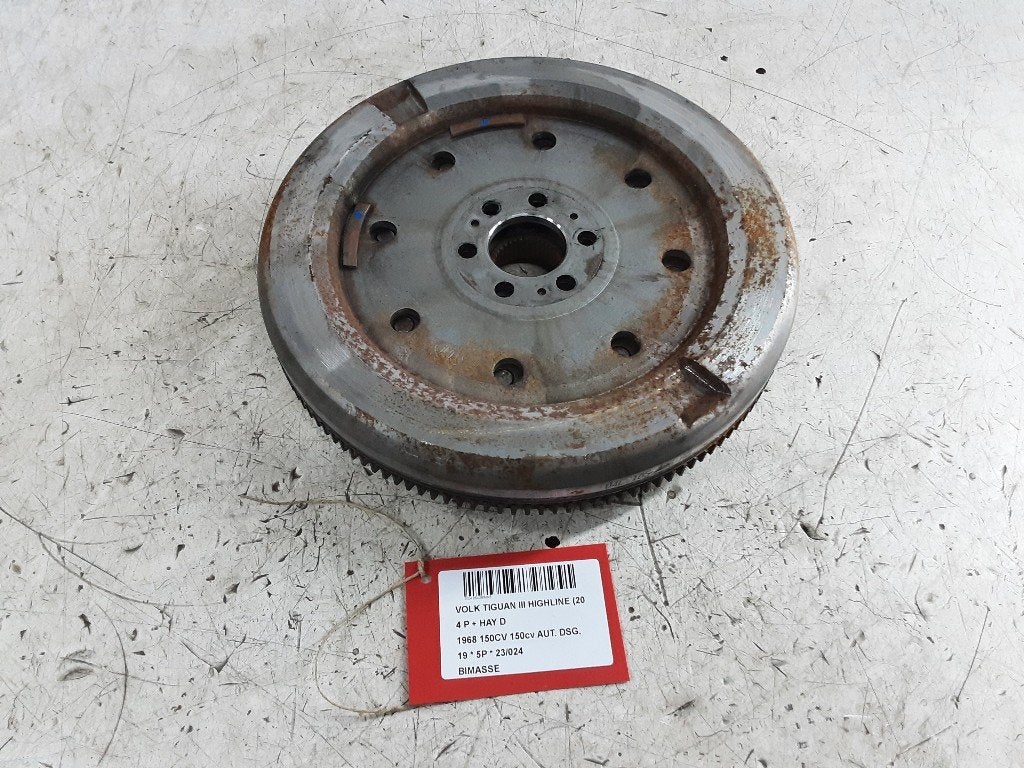 VOLANT MOTEUR BI-MASSE Tiguan (AD1) (04L105266AD), Volkswagen, Mevr. I. Hauben, Utilisé, Rue de l'Espoir 34 34
4030  GRIVEGNÉE, BE