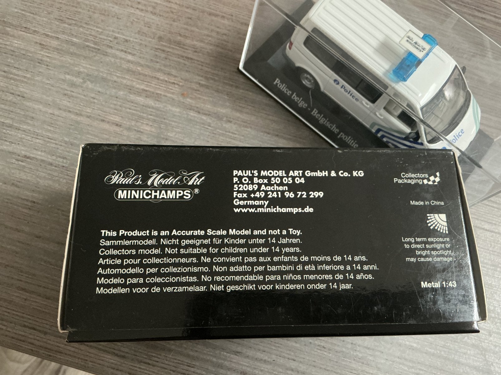 Minichamps vw T5 bus limited editie, Ophalen of Verzenden, Zo goed als nieuw