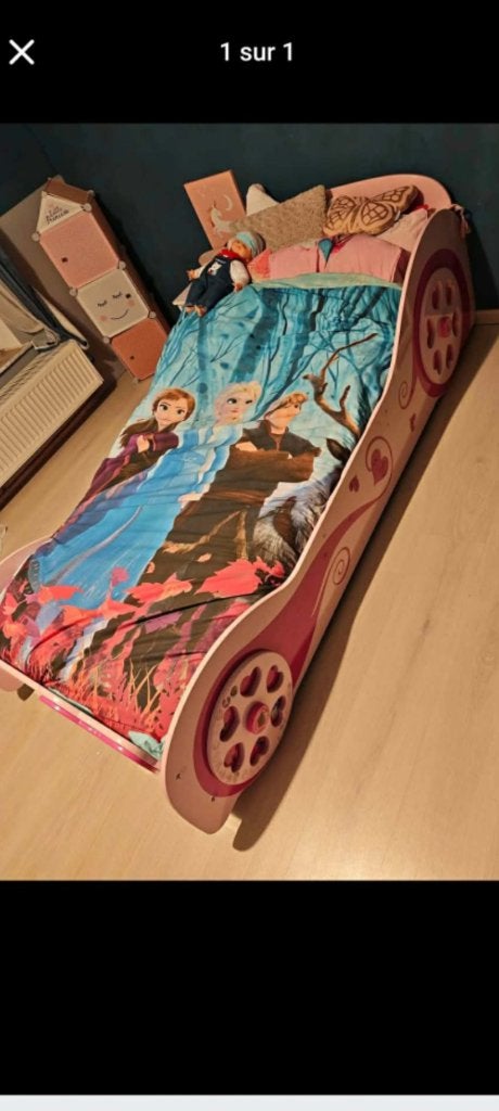 Lit voiture fille en bon état 90/200cm possible de livrer, Maison & Meubles, 90 cm, Une personne, Enlèvement, Utilisé