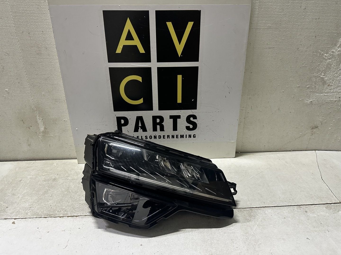Koplamp Skoda Karoq 57B Full led 57B941016F rechts, -, Utilisé, Skoda, -