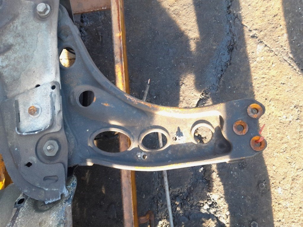 BRAS DE SUSPENSION AVANT DROIT (TRIANGLE) Opel Vivaro, Opel, Opel Automobile GmbH, Utilisé, Kontakt-opel@opel.com