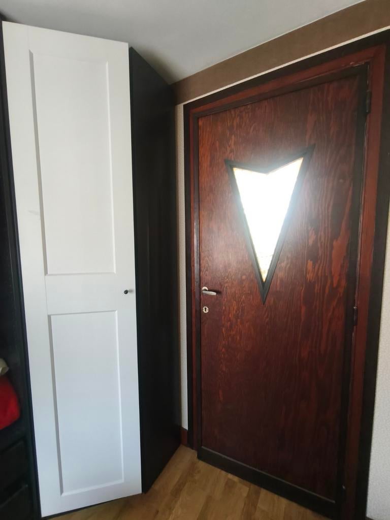 Dressing à coin sans porte gratuit