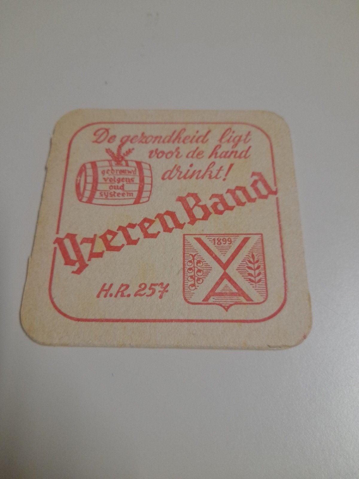 bierviltje ijzeren band rood, Ophalen of Verzenden