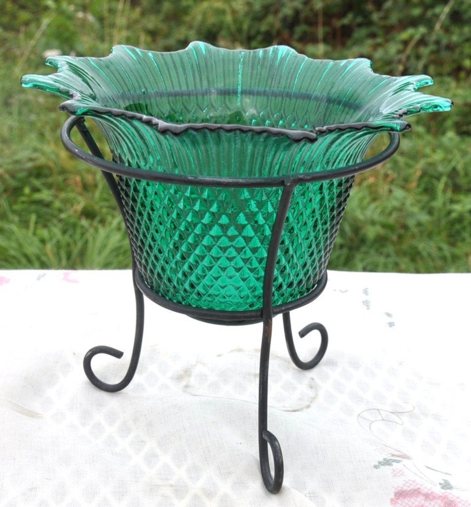 vase coupe en verre vert sur pied métal amovible, Sur pied, Enlèvement ou Envoi, Comme neuf, Verre