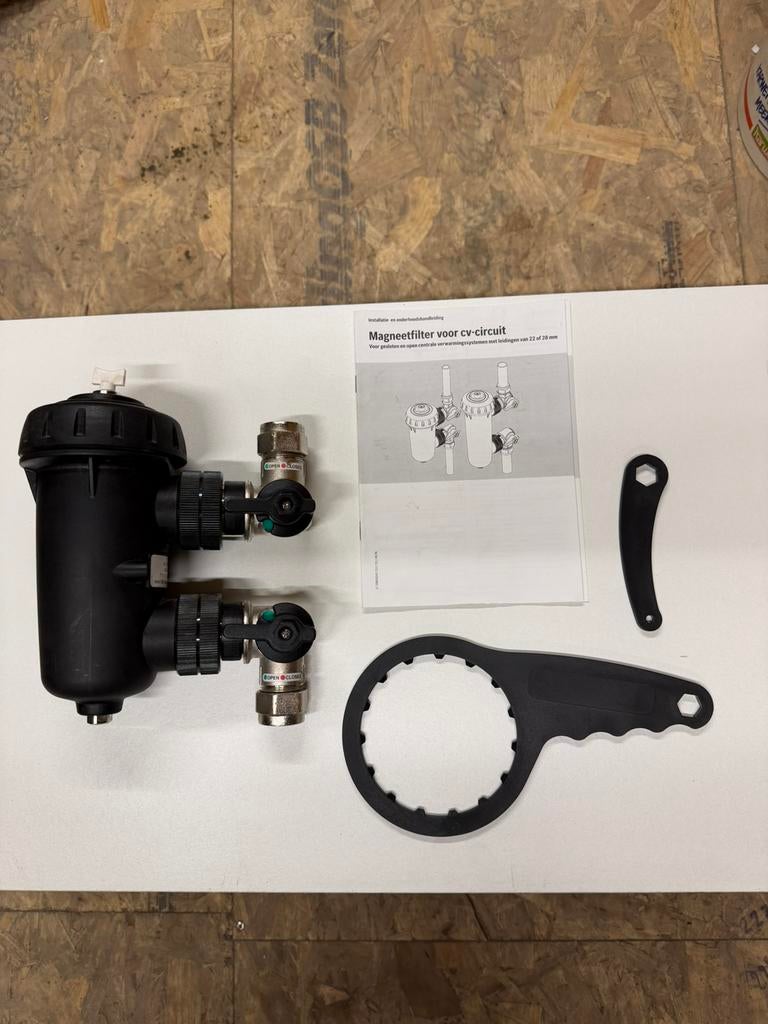 Bosch magnetische vuilafscheider voor cv installatie, Ophalen of Verzenden, Zo goed als nieuw
