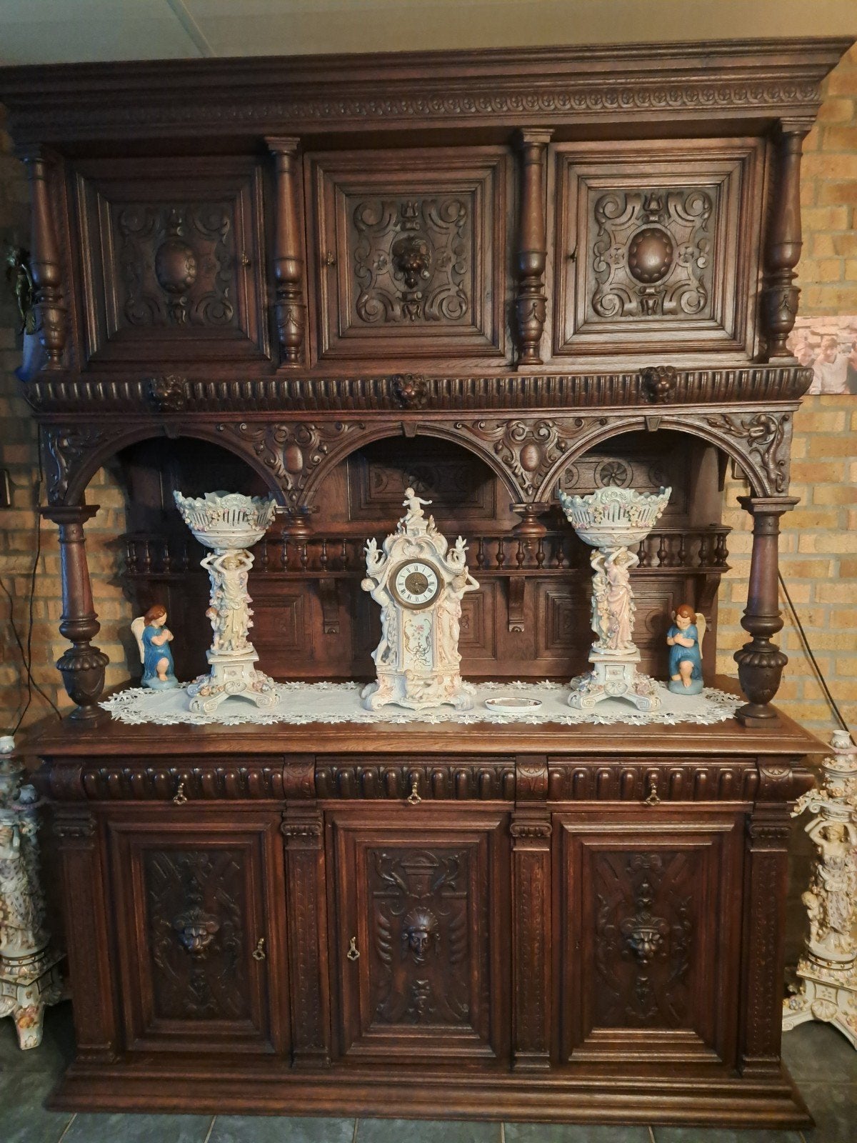 antieke uitgestoken kast., Ophalen