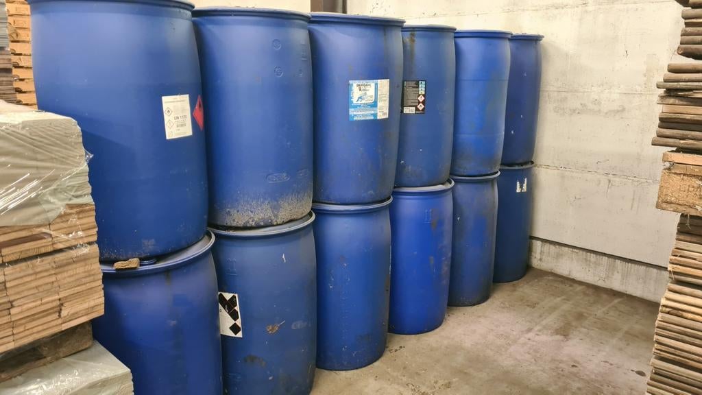 Blauwe kunststof tonnen 200 liter te koop, Ophalen, Kunststof