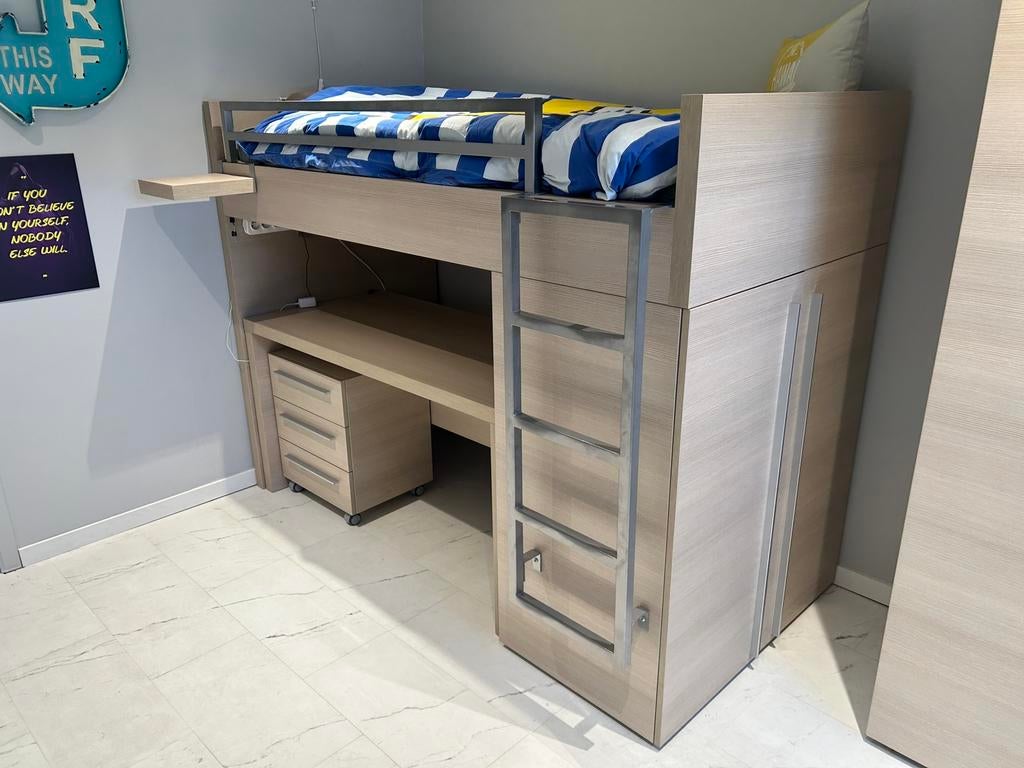 Kinderkamer met hoogslaper en kleerkast, Ophalen, Gebruikt, Hoogslaper
