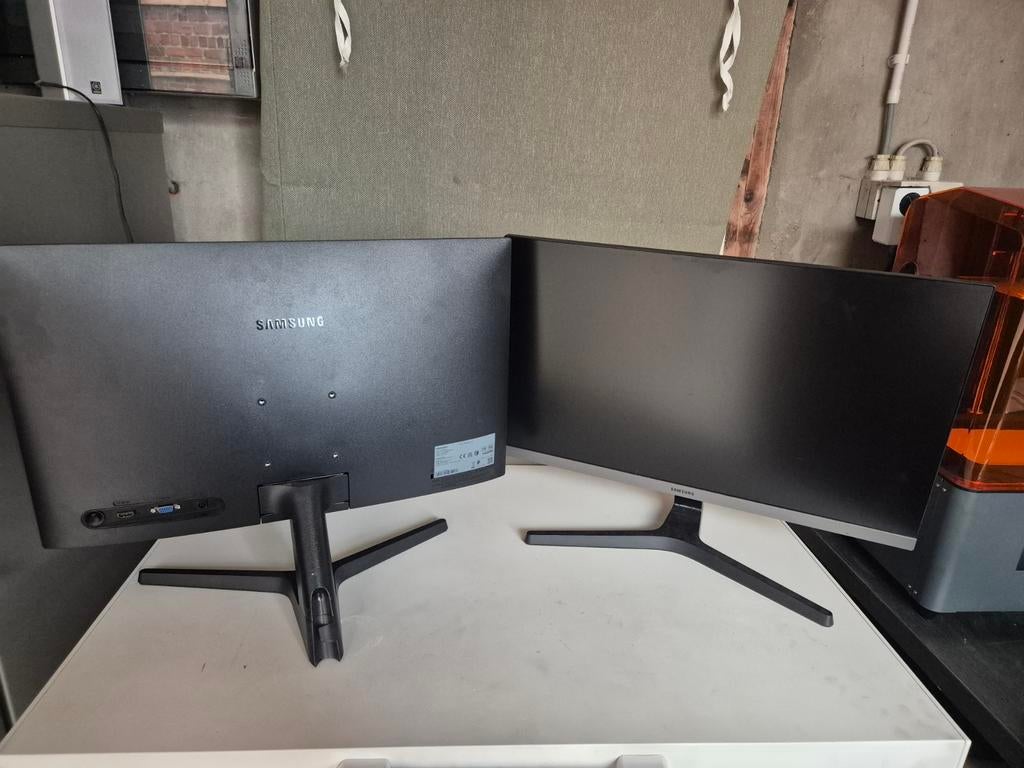 1 tot 3 computerschermen / monitor, Computers en Software, Monitoren, Ophalen, HDMI, Full HD, Zo goed als nieuw