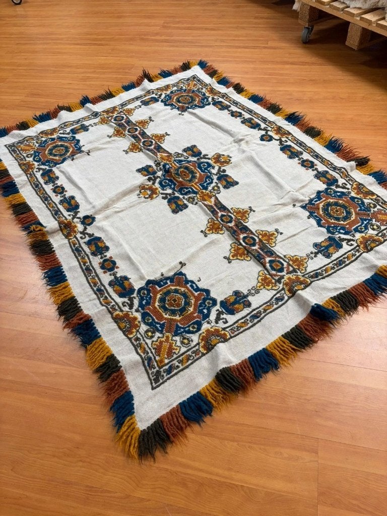 Tafelkleed jaren '70 geborduurd linnen 155/113 cm, Antiek en Kunst, Ophalen of Verzenden