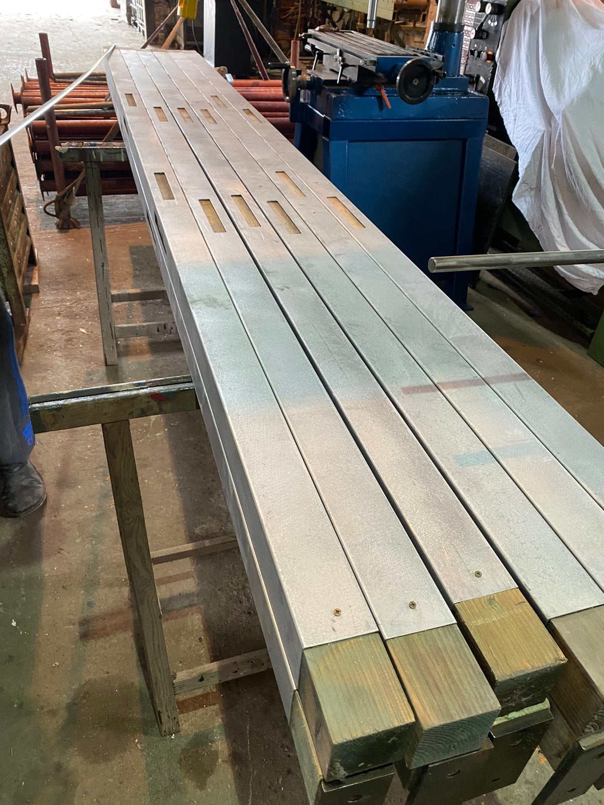 12 Metselprofielen lengte 3 meter aluminium met hout, Ophalen, Zo goed als nieuw