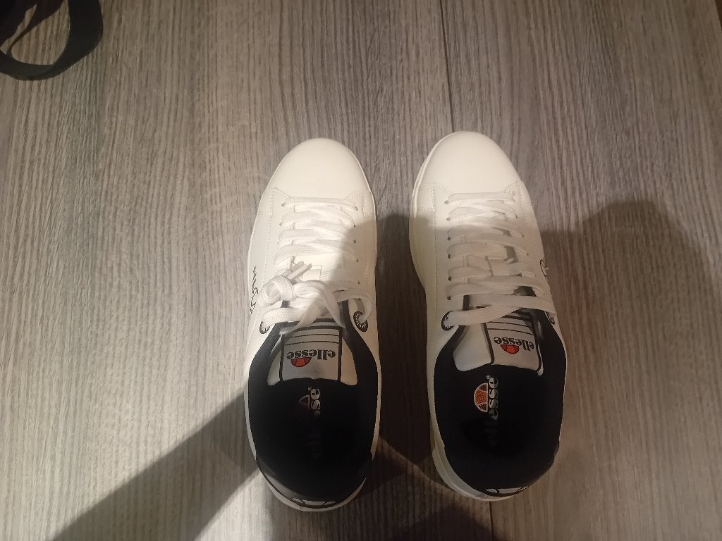 1 paire de chaussur Ellesse, Neuf, Enlèvement ou Envoi, Chaussures à lacets, Blanc