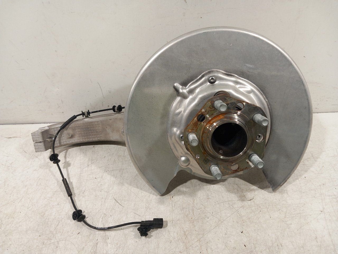 Wielnaaf rechts voor Tesla Model, Onderdelen@venauto.nl, Van der Ven Autorecycling B.V., Gebruikt, Ettenseweg 76, 4706 PB Roosendaal, The Netherlands