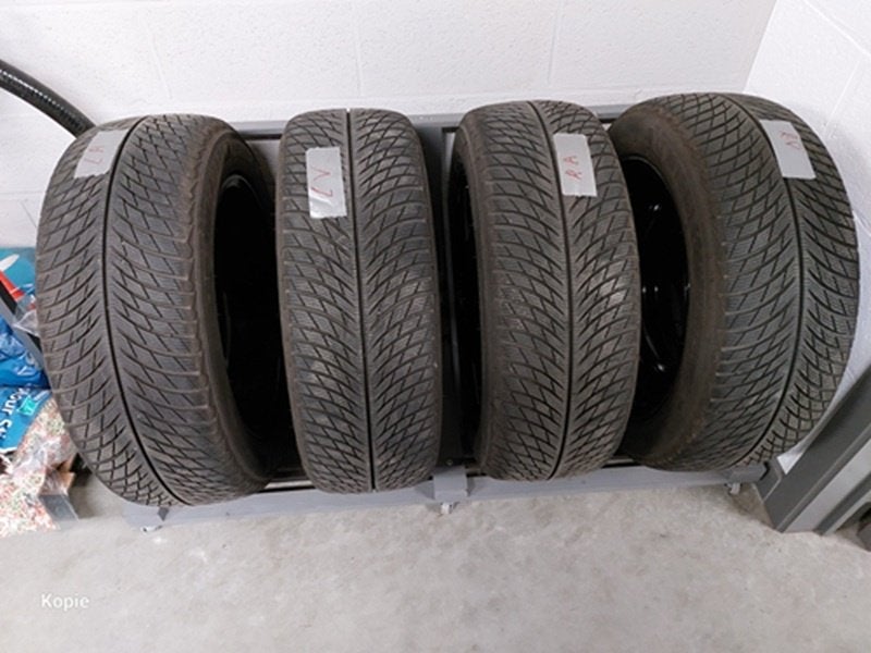 Winterbanden set 4 stuks, Auto-onderdelen, Banden en Velgen, Ophalen, 18 inch, Gebruikt, 255 mm