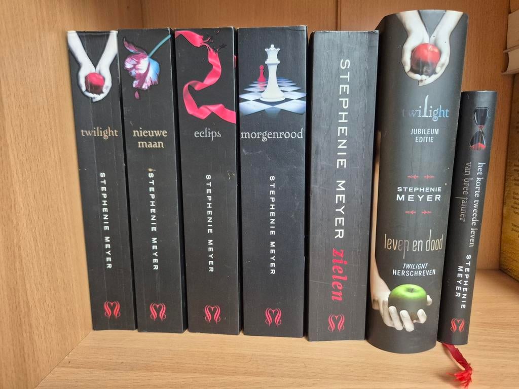 Twilight saga + 3 andere boeken, Boeken, Ophalen of Verzenden