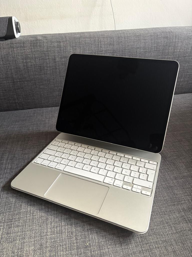 iPad M5 13 Inch 5G + Apple magic keyboard + Apple Pencil Pro, 13 pouces ou plus, Comme neuf, Enlèvement, Apple iPad Pro