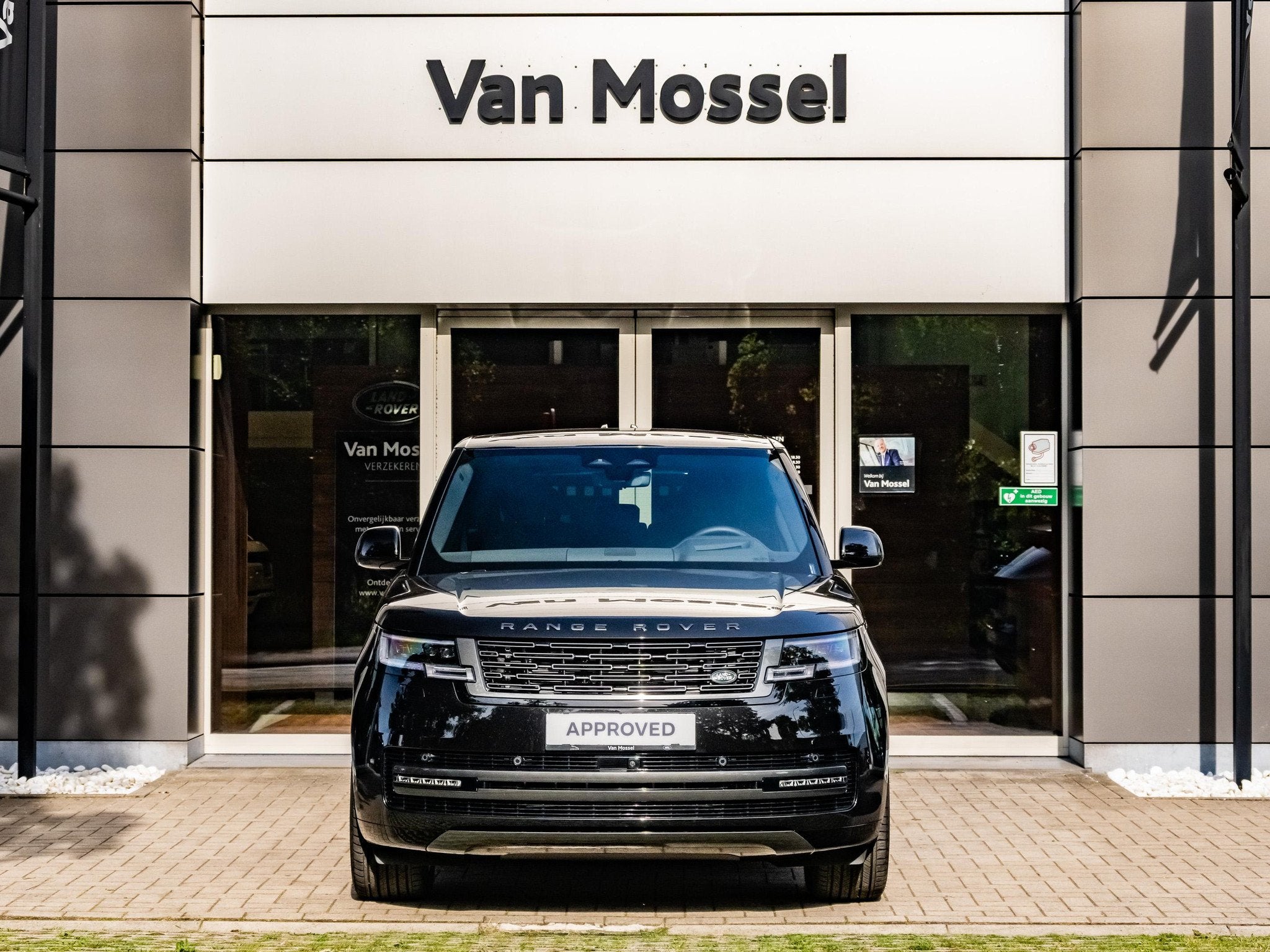 Land Rover Range Rover HSE P460e (bj 2026, automaat), Automaat, Gebruikt, 338 kW, Zwart