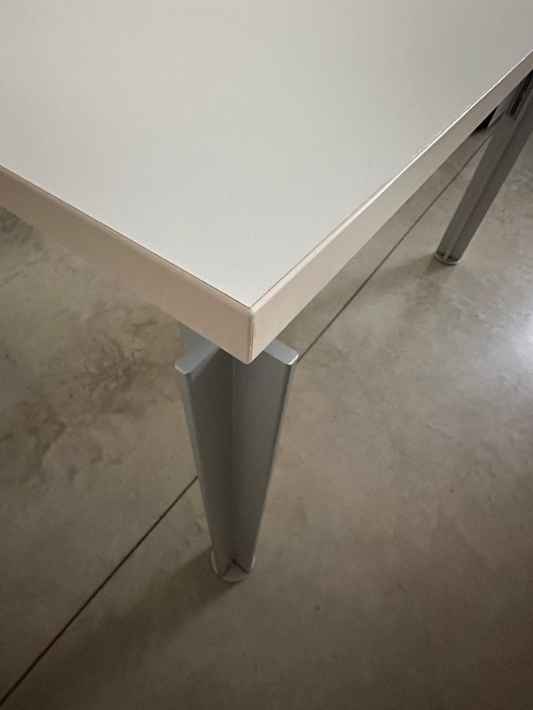 Bureautafel Bulo, Huis en Inrichting, Ophalen, Gebruikt, 100 cm, Computerbureau