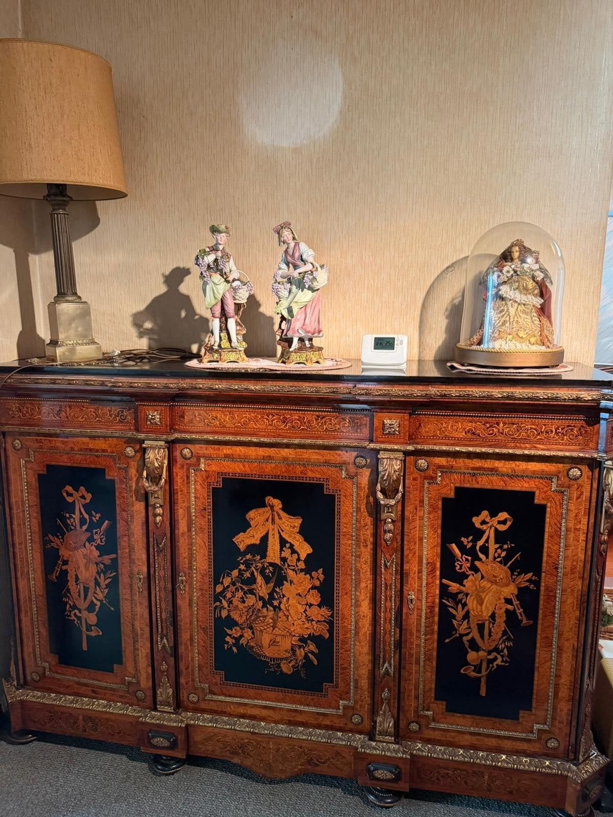 Antieke meubels van Louis XIV, Ophalen